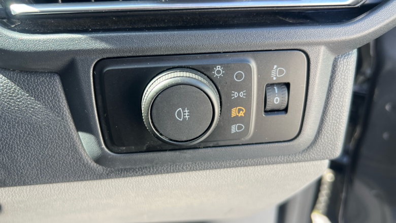 Ford Transit Custom 300 L1 Diesel Fwd 2.0 EcoBlue 136ps H1 Van Limited